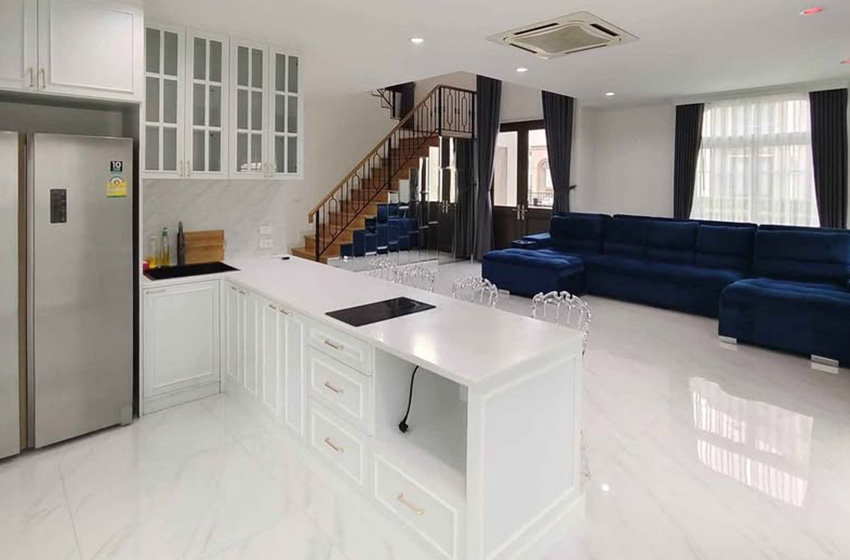 House with Private Pool in Bangnatrad 